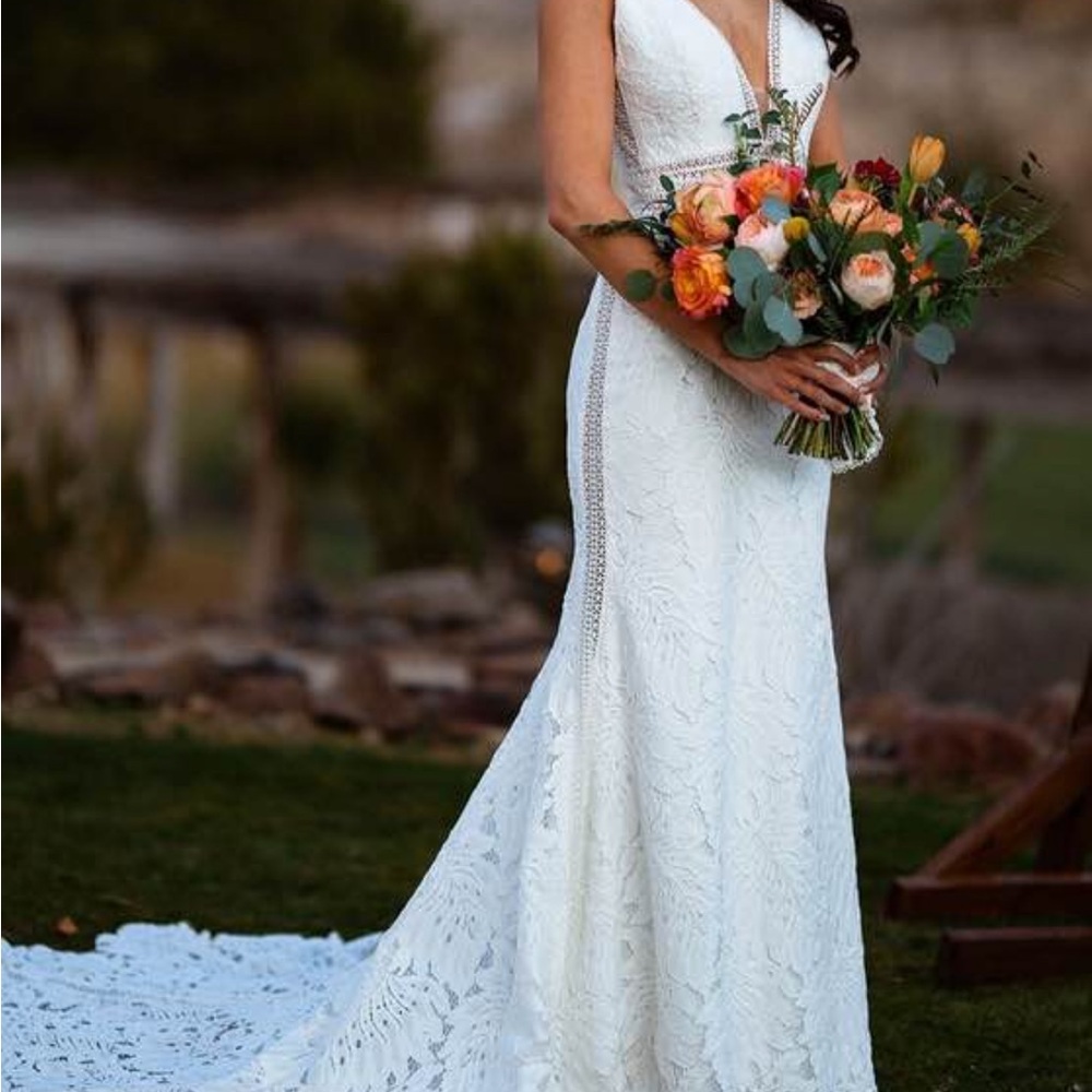 Maggie Sottero White Lace Wedding Dress